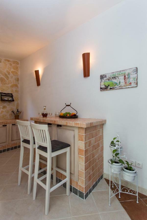 Relaxing Dalmatian House In Village Ljubitovica Exteriér fotografie